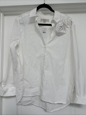 BNWT LOFT White Cotton-Blend Button Shirt with Flower Detail